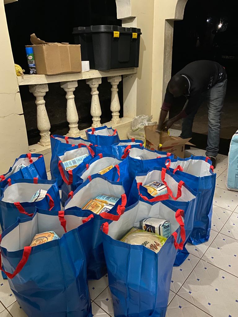 Bags of food prepared to deliver